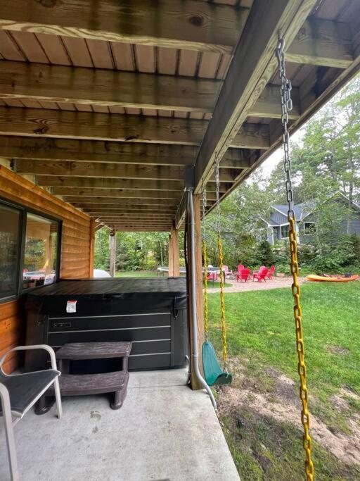 Large Log Home On Lake With Hot Tub Cross Lake Exterior photo